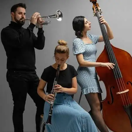 MUSICOS